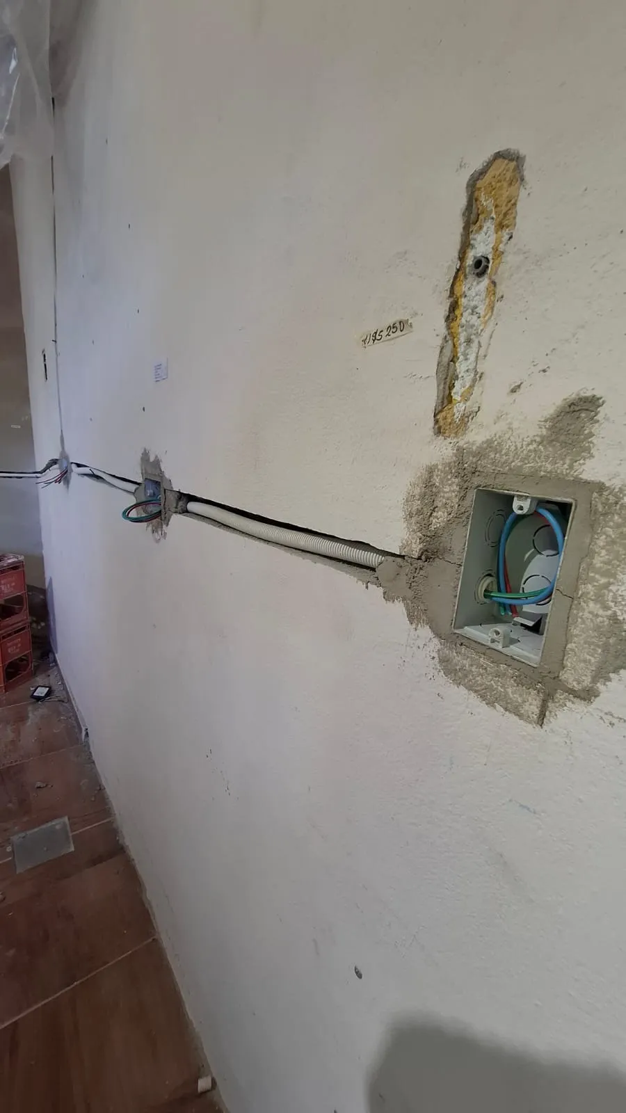 Trabajo eléctrico realizado por MEC Soluciones 12