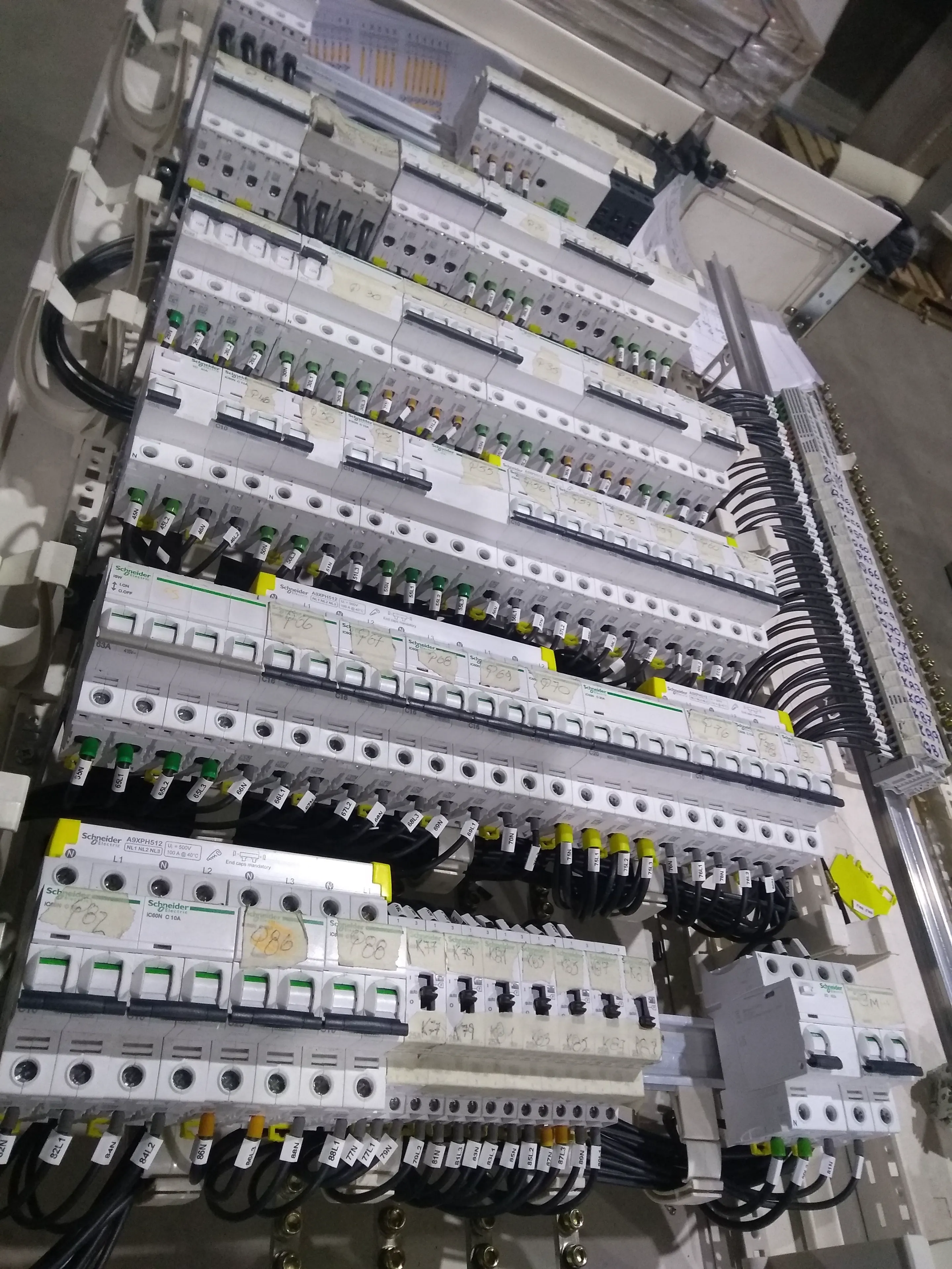 Trabajo eléctrico realizado por MEC Soluciones 2