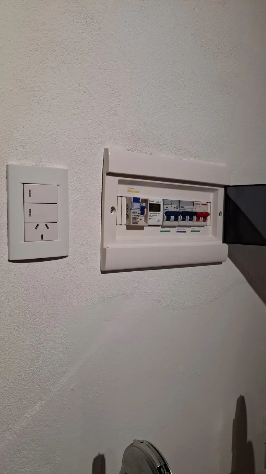 Trabajo eléctrico realizado por MEC Soluciones 8